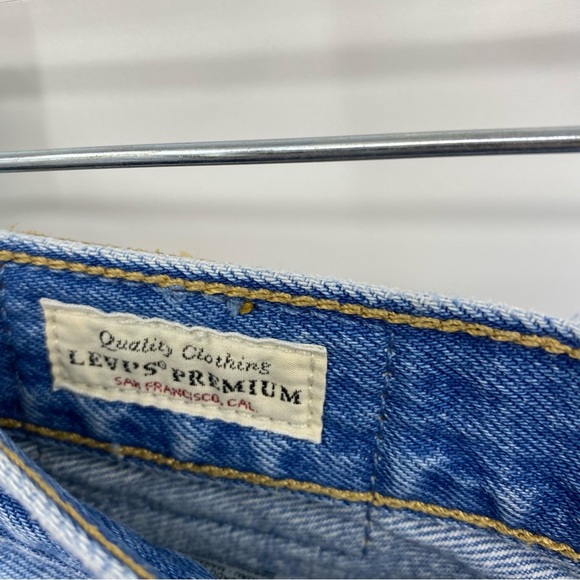 Levi's® Premium 501® Mid Thigh Women’s Shorts 25 Medium Wash - Picture 3 of 7